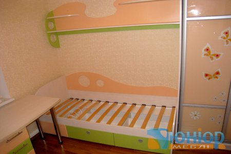Кровать детская и шкаф-купе