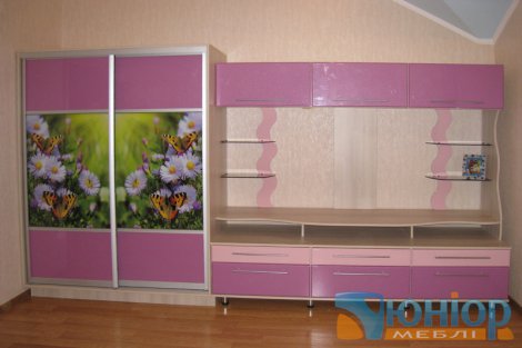 мебель для девочки в розовых тонах